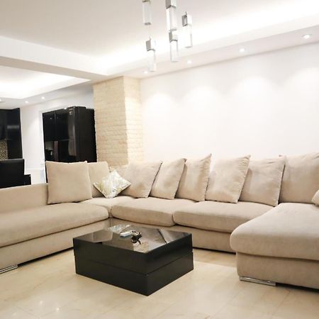 Central Apartament Bulevardul Decebal Bukarest Exteriör bild